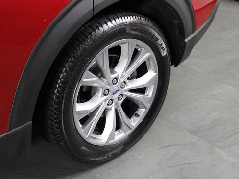 Used 2020 Ford Explorer XLT w/ Equipment Group 202A image 11