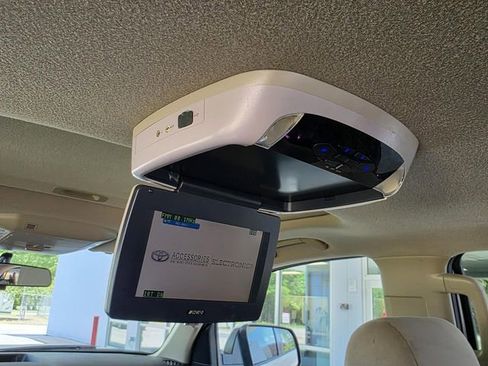 Used 2012 Toyota Sequoia SR5 RWD image 13