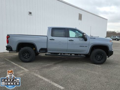 Used 2025 Chevrolet Silverado 2500 ZR2 w/ Technology Package AWD/4WD image 7