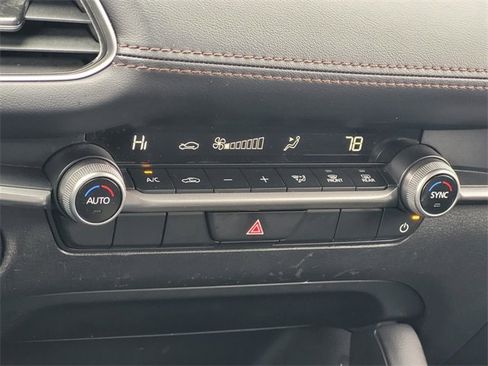 Used 2024 MAZDA MAZDA3 s image 24