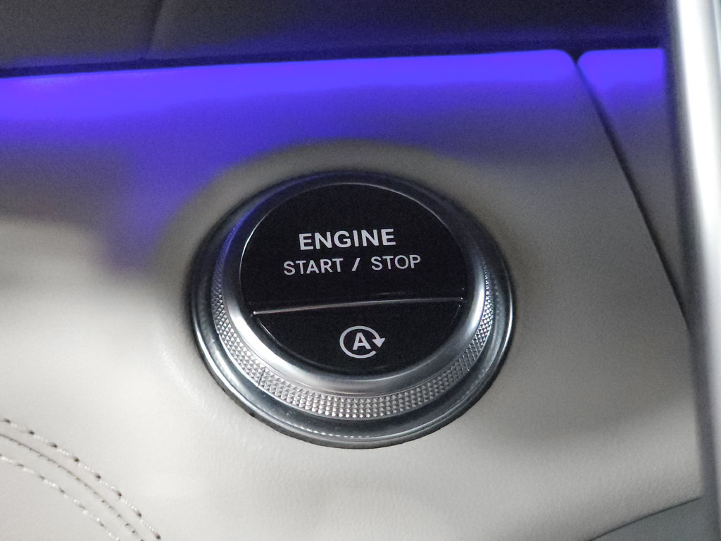 Certified 2022 Mercedes-Benz SL 63 AMG 4MATIC w/ Driver Assistance Package image 17