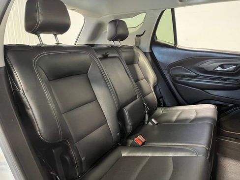 Used 2024 GMC Terrain SLT FWD image 13