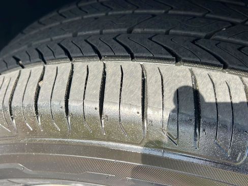 Used 2024 Nissan Rogue SV w/ SV Premium Package image 42