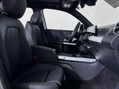 New 2026 Mercedes-Benz GLB 250 GLB 250 image 6