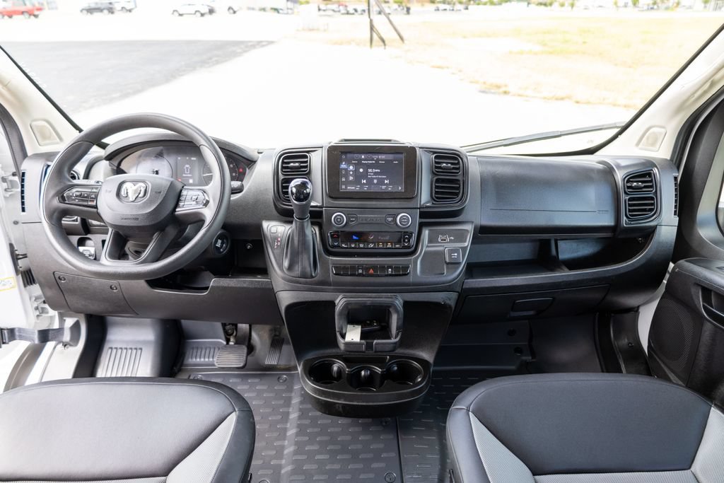 Used 2025 RAM ProMaster 2500 w/ Convenience Group FWD image 13