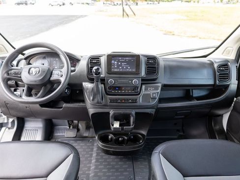 Used 2025 RAM ProMaster 2500 w/ Convenience Group FWD image 13