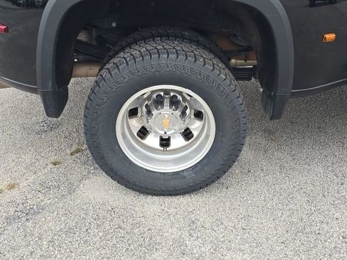 Used 2024 Chevrolet Silverado 3500 High Country w/ High Country Premium Package image 12