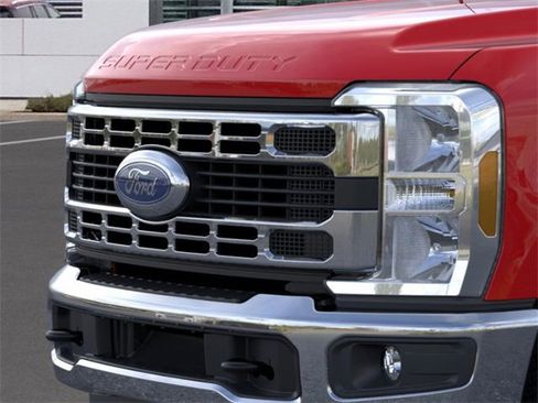 New 2025 Ford F250 XLT w/ FX4 Off-Road Package image 17