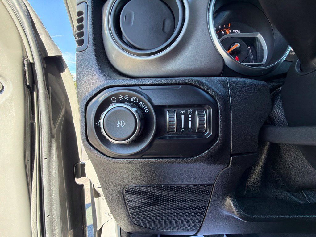 Used 2020 Jeep Wrangler Unlimited Sport AWD/4WD image 21