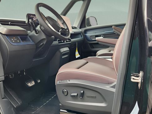 New 2025 Volkswagen ID. Buzz Pro S RWD image 6