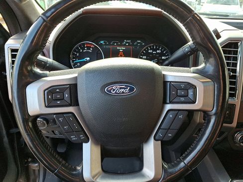 Certified 2018 Ford F250 Platinum w/ Platinum Ultimate Package image 21