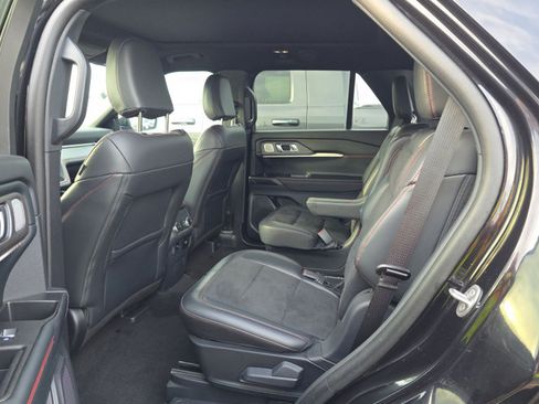 Used 2025 Ford Explorer ST AWD/4WD image 12