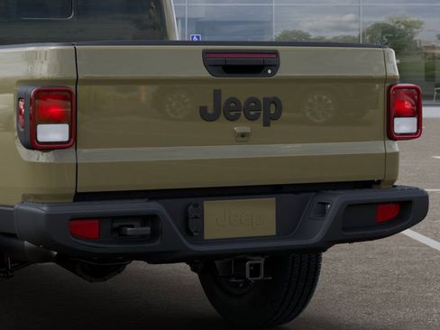 New 2025 Jeep Gladiator Sport w/ Premium Package AWD/4WD image 14