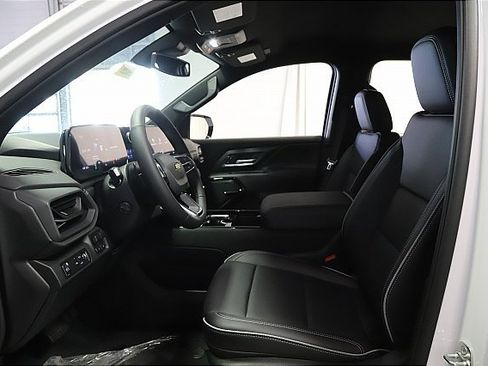 New 2025 Chevrolet Silverado EV LT image 16