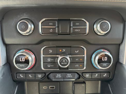 Used 2021 GMC Yukon XL SLT w/ Rear Media and Nav Package RWD image 14