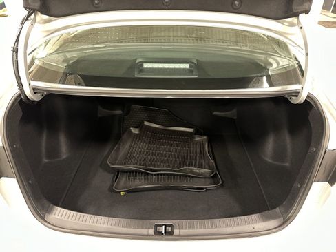 Used 2025 Toyota Corolla LE image 32