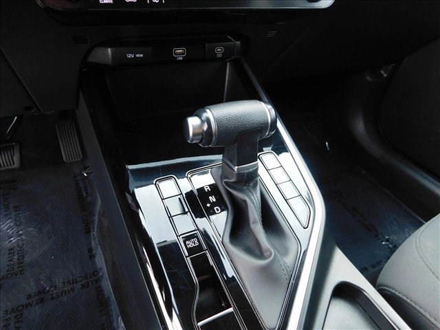 Used 2025 Kia Niro LX FWD image 18