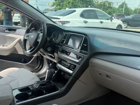 Used 2019 Hyundai Sonata SE FWD image 13