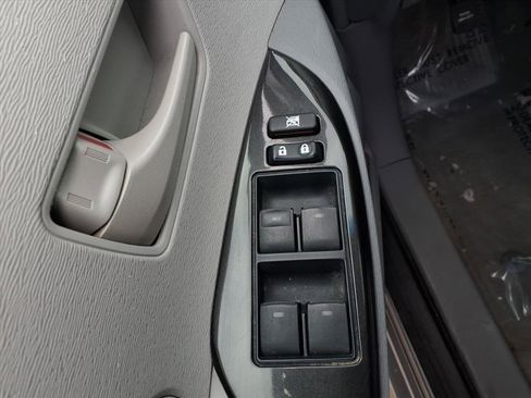 Used 2013 Toyota Sienna LE image 19