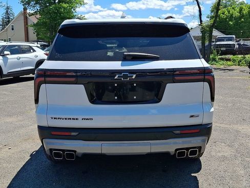 Used 2024 Chevrolet Traverse Z71 AWD/4WD image 7