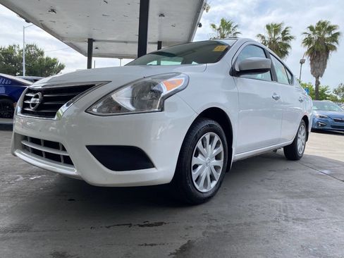 Used 2019 Nissan Versa SV FWD image 29