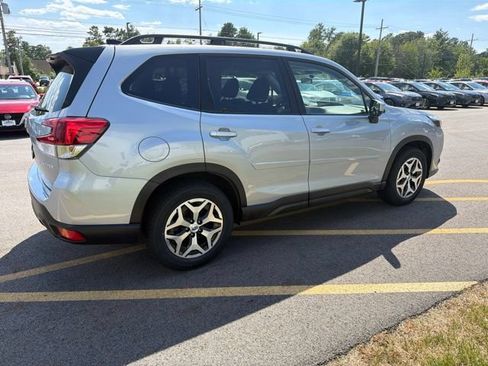 Used 2024 Subaru Forester Premium AWD/4WD image 5