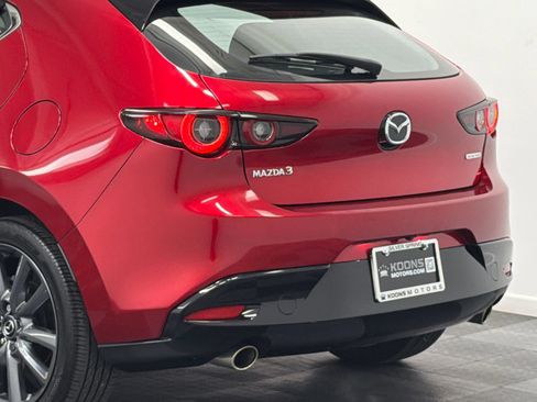 Used 2022 MAZDA MAZDA3 s FWD image 6