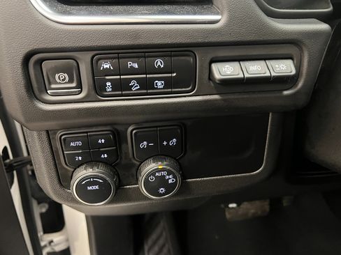 Used 2024 Chevrolet Tahoe High Country image 30