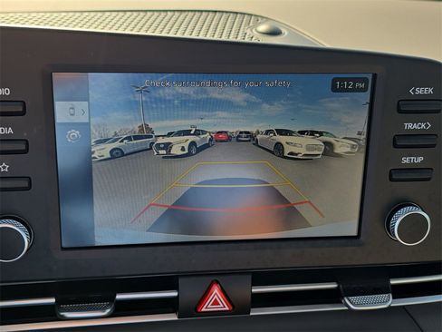 Used 2025 Hyundai Elantra SE image 22