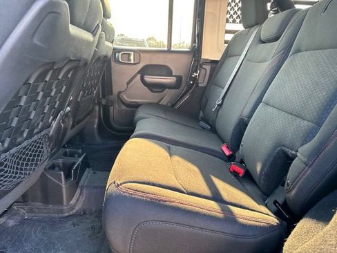 Used 2018 Jeep Wrangler Unlimited Rubicon AWD/4WD image 19
