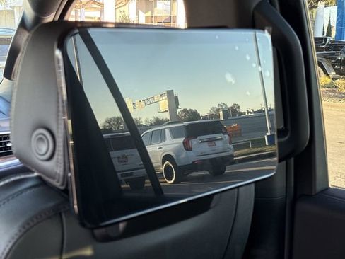 New 2026 Chevrolet Suburban High Country image 16