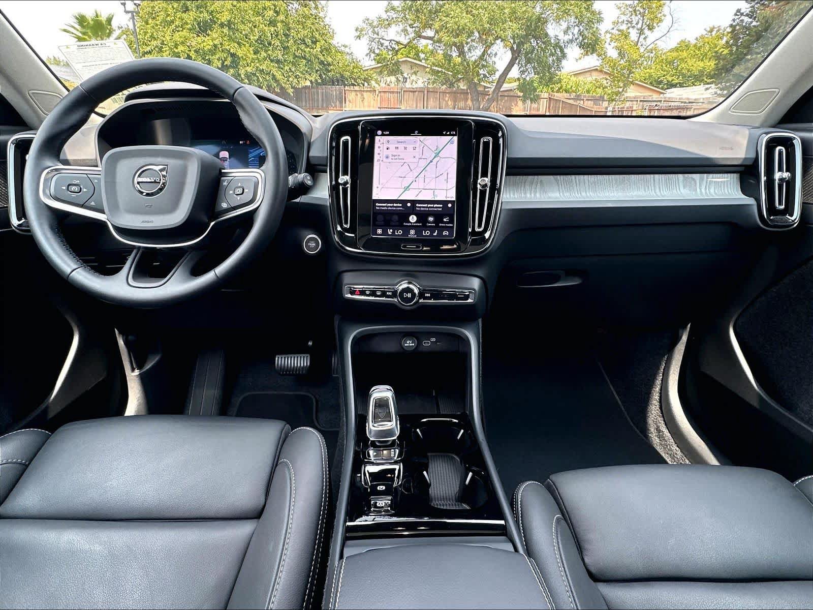 Used 2025 Volvo XC40 B5 Ultra AWD/4WD image 19