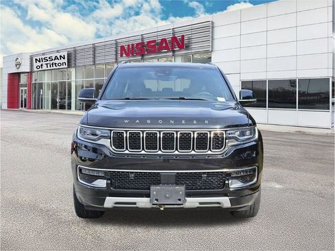 Used 2024 Jeep Wagoneer L Series II image 2