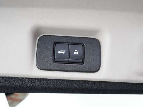 Used 2024 Nissan Ariya AWD image 14