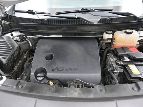 Used 2021 Chevrolet Traverse LT w/ LT Premium Package AWD/4WD image 34