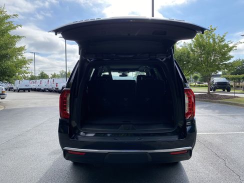 Used 2021 GMC Yukon SLT w/ SLT Premium Package AWD/4WD image 11