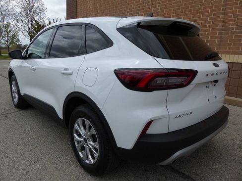 Used 2025 Ford Escape Active AWD/4WD image 8
