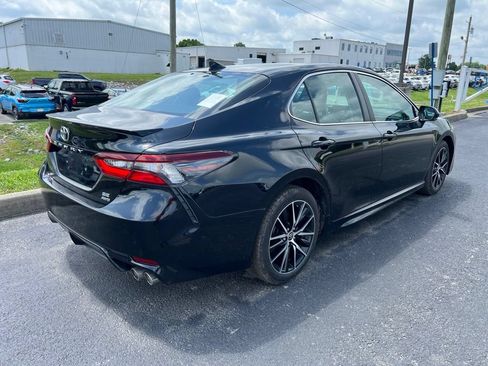 Used 2023 Toyota Camry SE AWD/4WD image 3