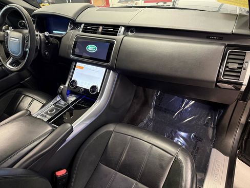 Used 2020 Land Rover Range Rover Sport HST image 39