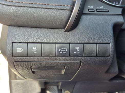 Used 2019 Toyota Camry LE FWD image 28