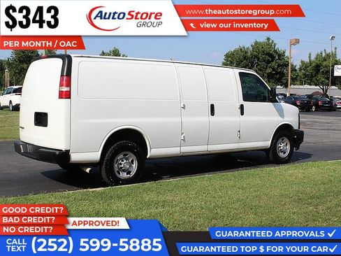Used 2017 Chevrolet Express 2500 Extended RWD image 6