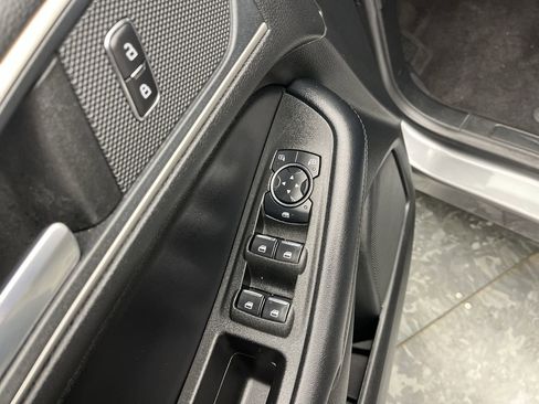 Used 2023 Ford Edge SEL image 8