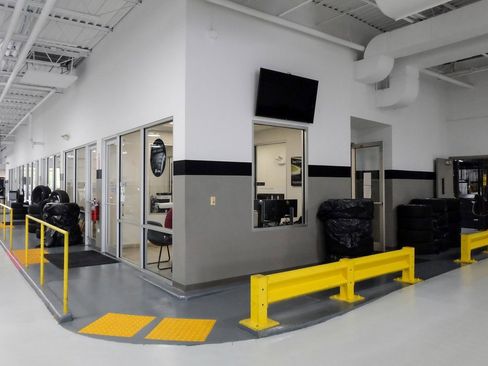 Certified 2025 Mercedes-Benz GLC 300 4MATIC image 31