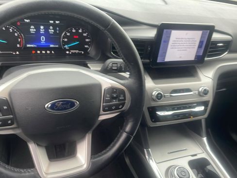 Used 2023 Ford Explorer XLT w/ Equipment Group 202A image 12