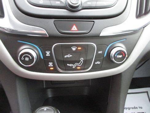 Used 2020 Chevrolet Equinox LS w/ LS Convenience Package image 14