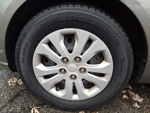 Used 2010 Kia Forte EX image 9