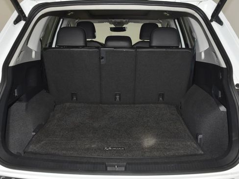 Used 2022 Volkswagen Tiguan SE AWD/4WD image 29