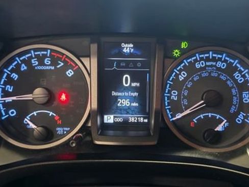 Used 2023 Toyota Tacoma TRD Off-Road image 18