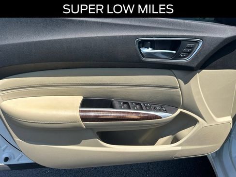 Used 2018 Acura TLX FWD image 8