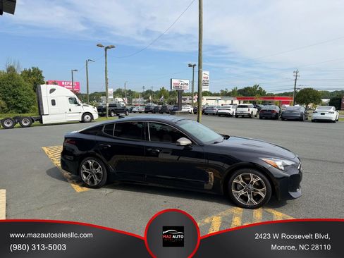 Used 2021 Kia Stinger GT-Line w/ Sun & Sound Package RWD image 3